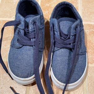 Toddler sneakers